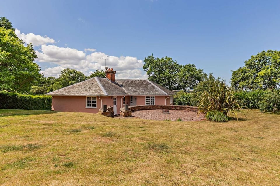 Recently renovated Lodge Cottage, Quantocks House in Taunton Deane