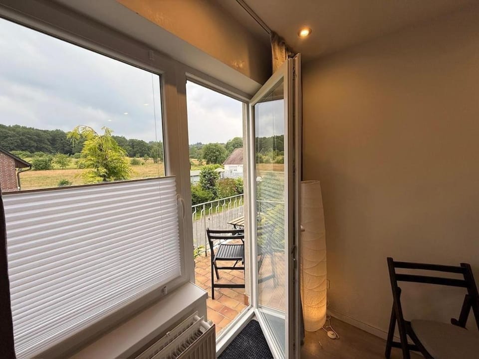 Wohnung mit 2 Schlafzimmern, Küche und Balkon, nahe A2 Apartment in Lower Saxony, Germany