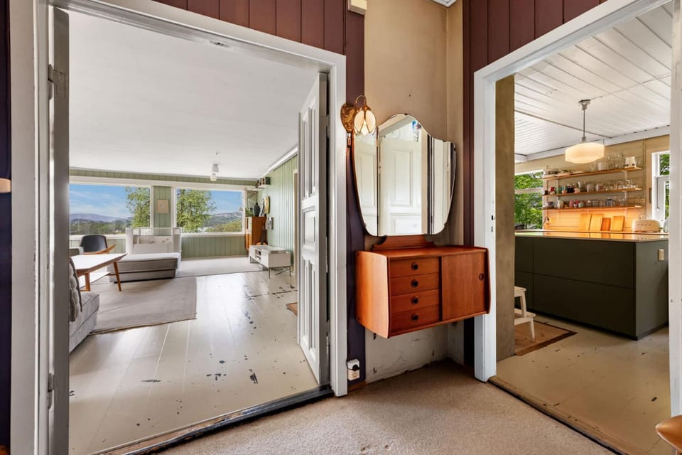Kitchen or kitchenette, Living room