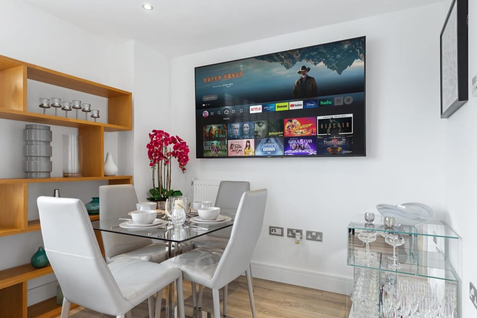 TV and multimedia, Dining area