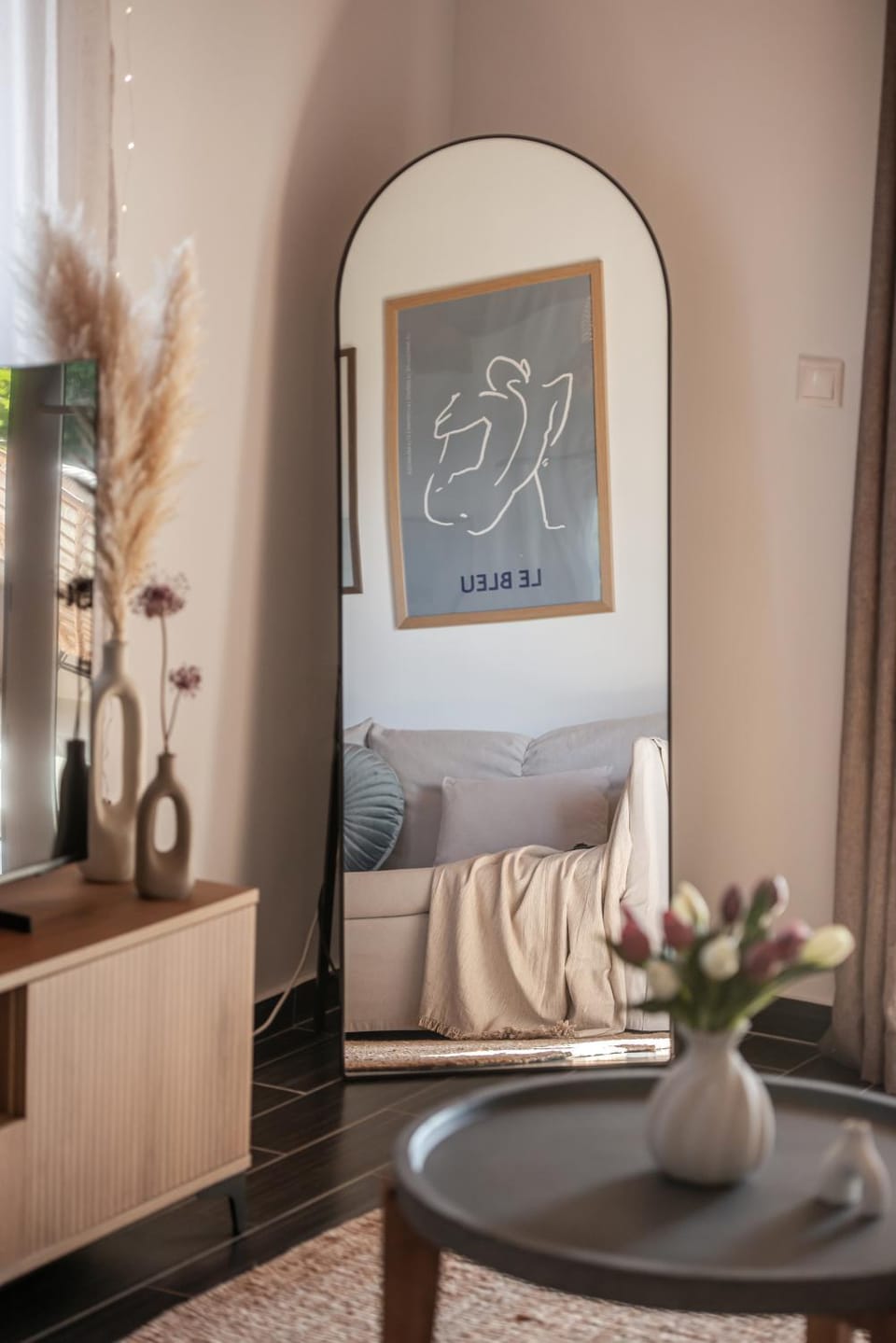 Living room, Decorative detail, Seating area