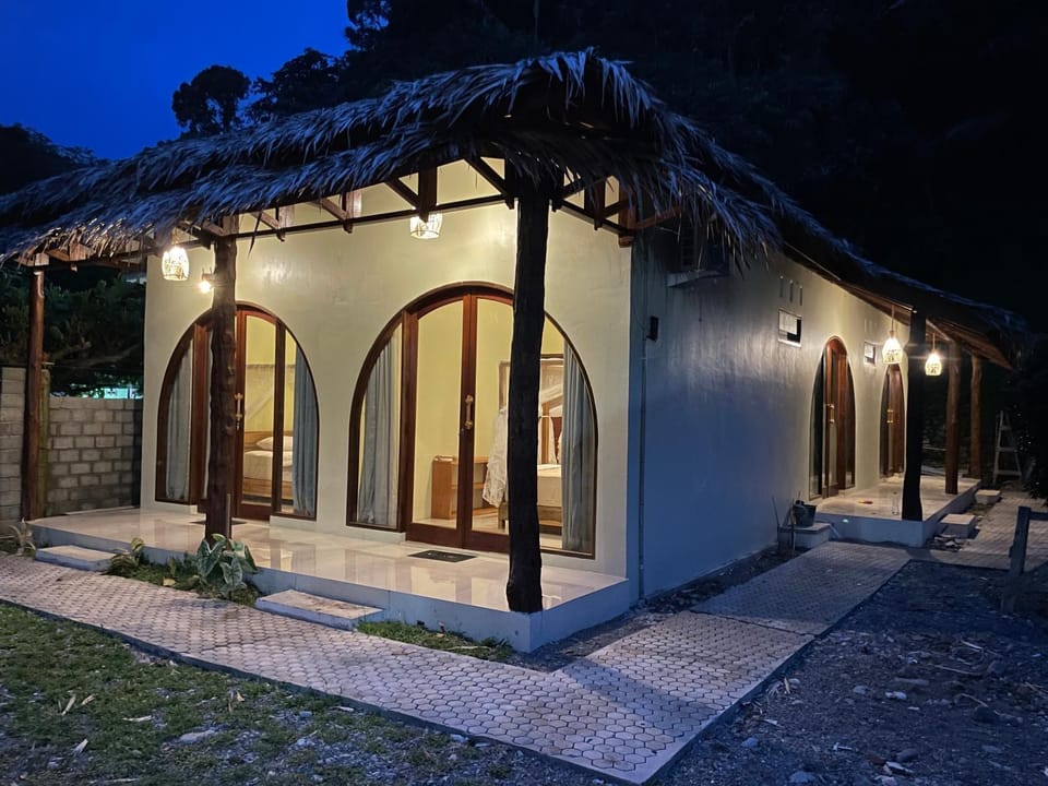 Property building, View (from property/room), View (from property/room), Balcony/Terrace, Garden view, River view, River view, Inner courtyard view