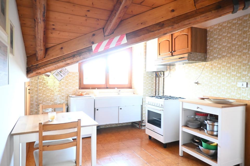 SE281 - Senigallia, luminosa e ampia mansarda con wifi Apartment in Senigallia