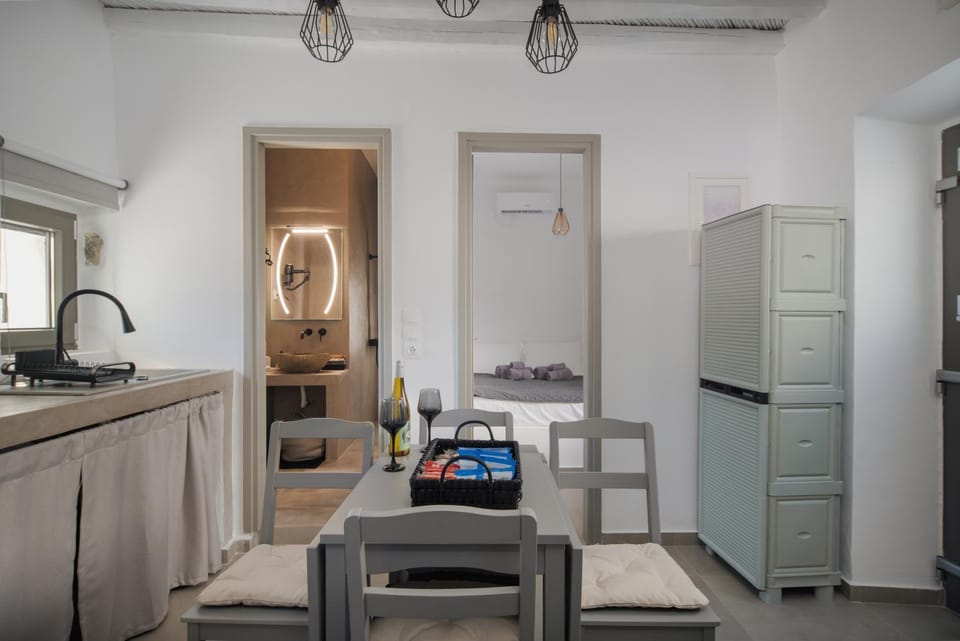 Petra Mare Apartment in Milos