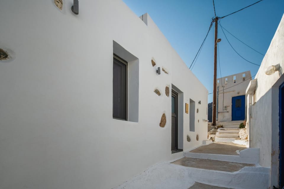 Petra Mare Apartment in Milos