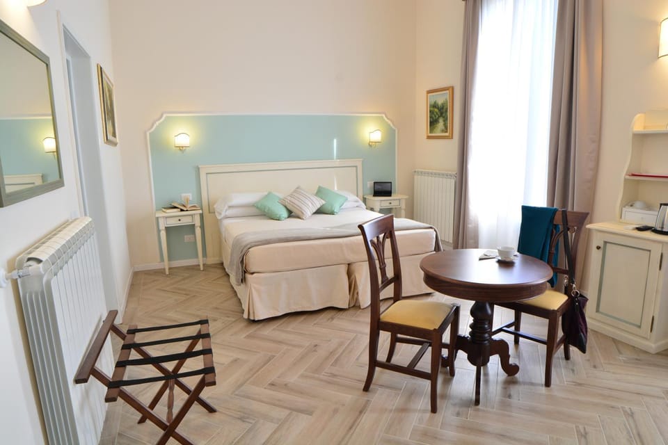 Bed, Photo of the whole room