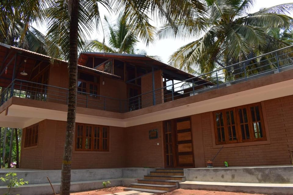 Peaceful Farm Retreat with Private Farm Stay! Villa in Karnataka