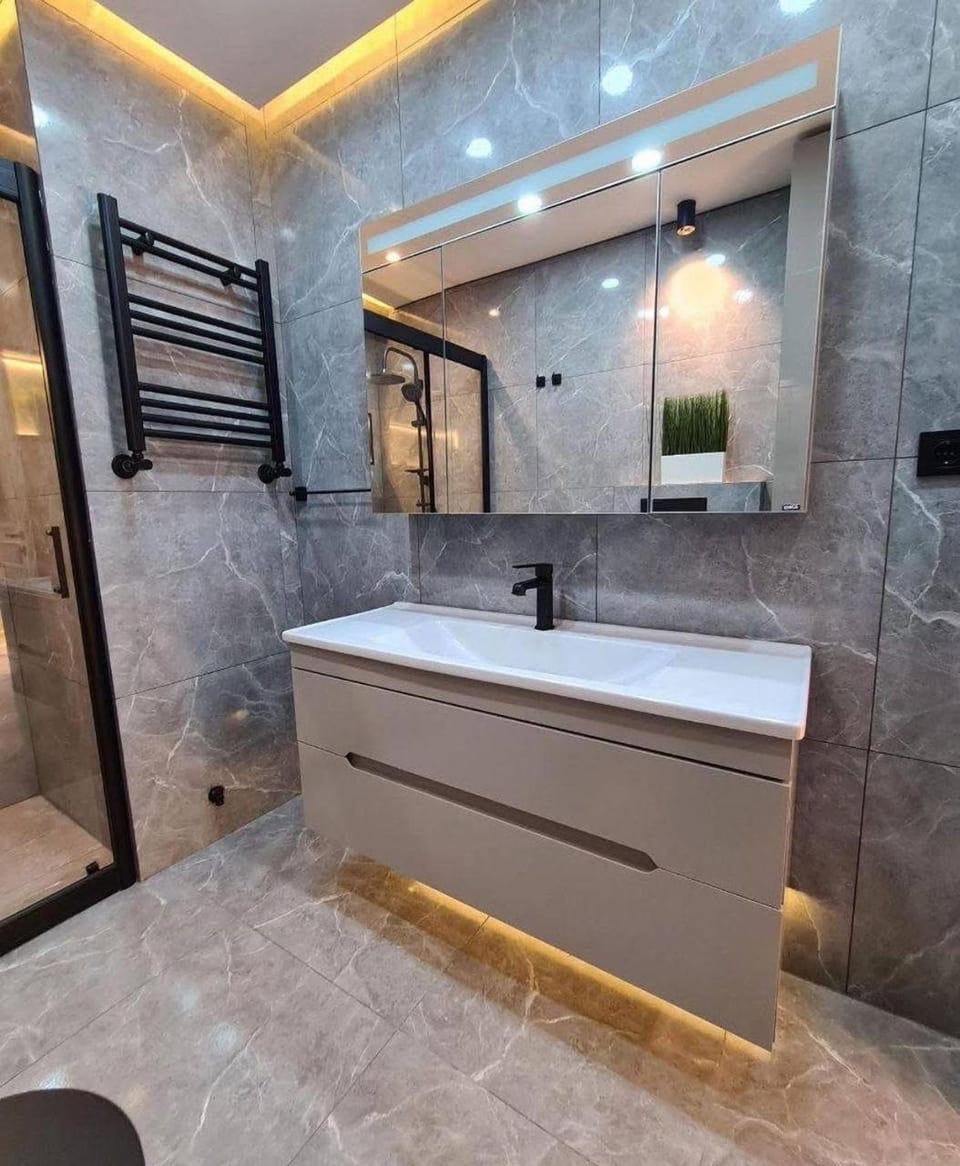 4-Bedroom Serviced Apartment Apartment in Africa