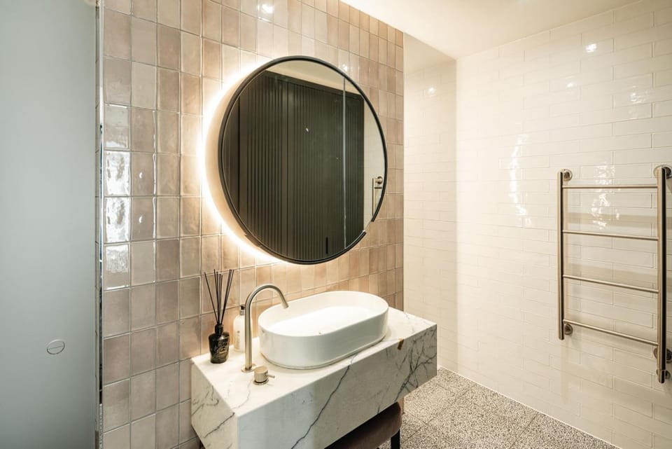 Modern 2-Bedroom Apartment in Nine Elms - Ac & Balcony Apartment in London