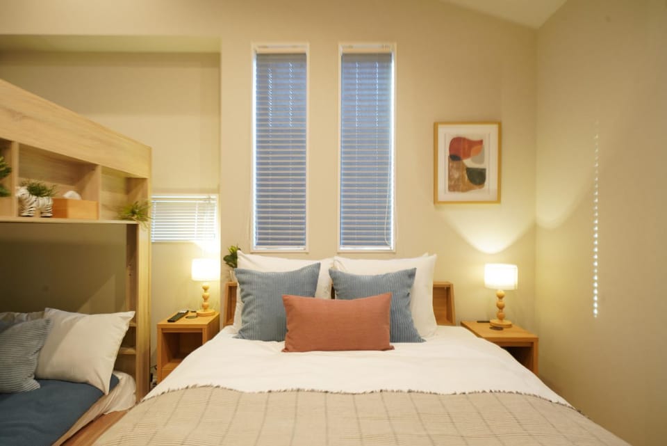 Bed, TV and multimedia, Photo of the whole room, Bedroom, air conditioner