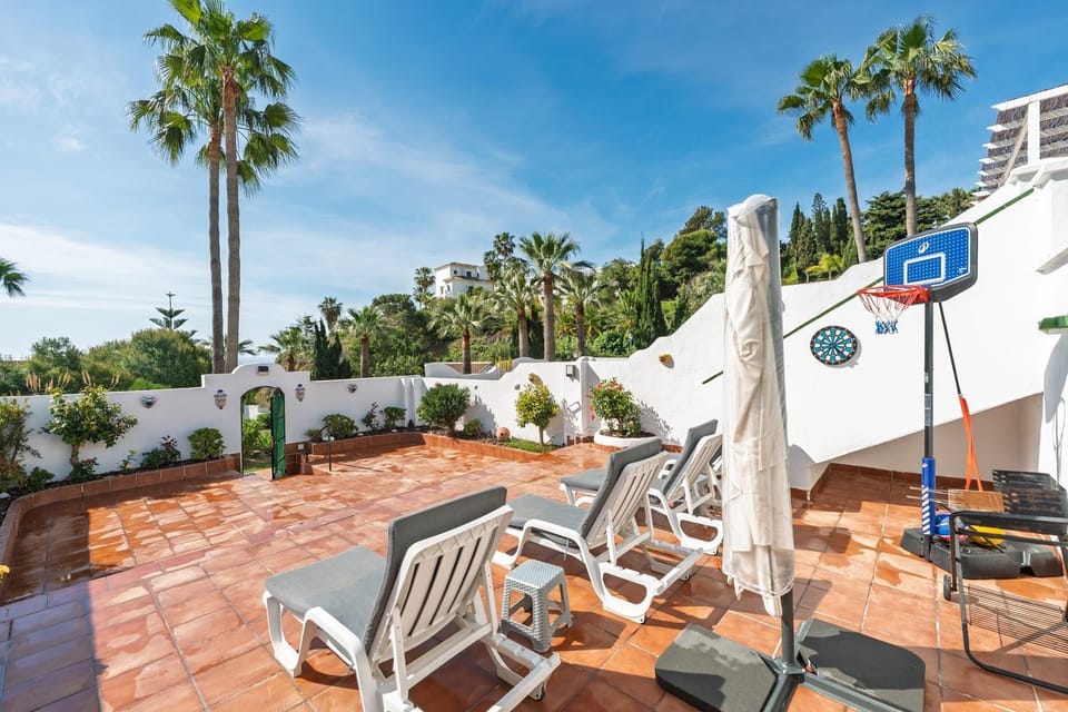 View (from property/room), Balcony/Terrace, Balcony/Terrace, sunbed