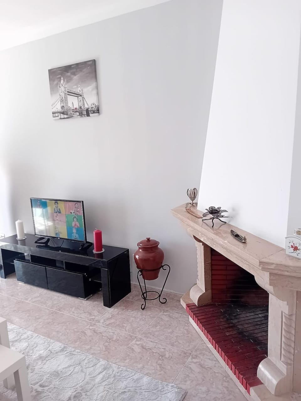 Communal lounge/ TV room, TV and multimedia, Living room, Seating area, Evening entertainment