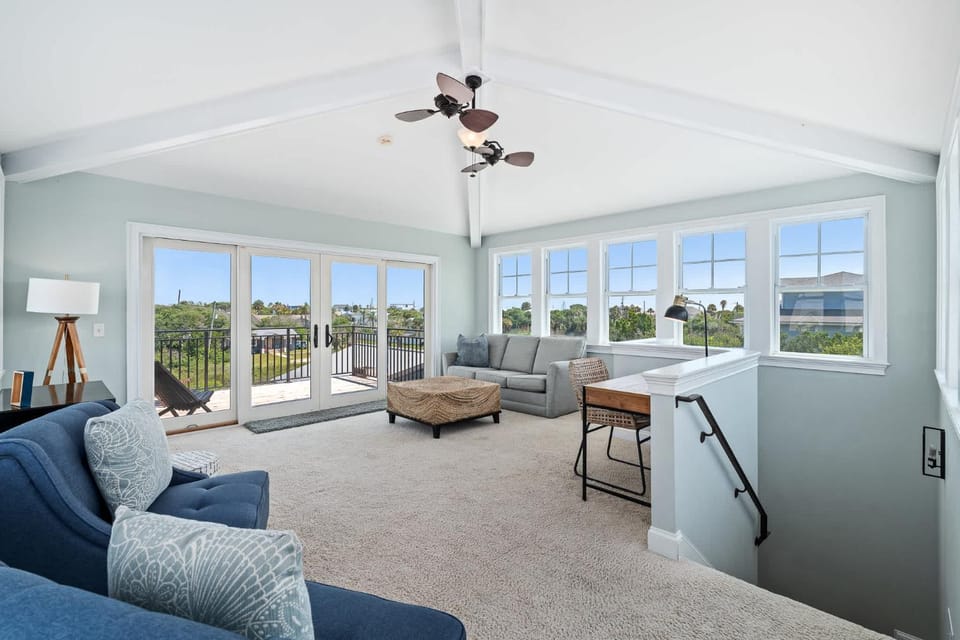 Sea la Vie l Pool l Walk to Beach l Sleeps 14 House in Vilano Beach