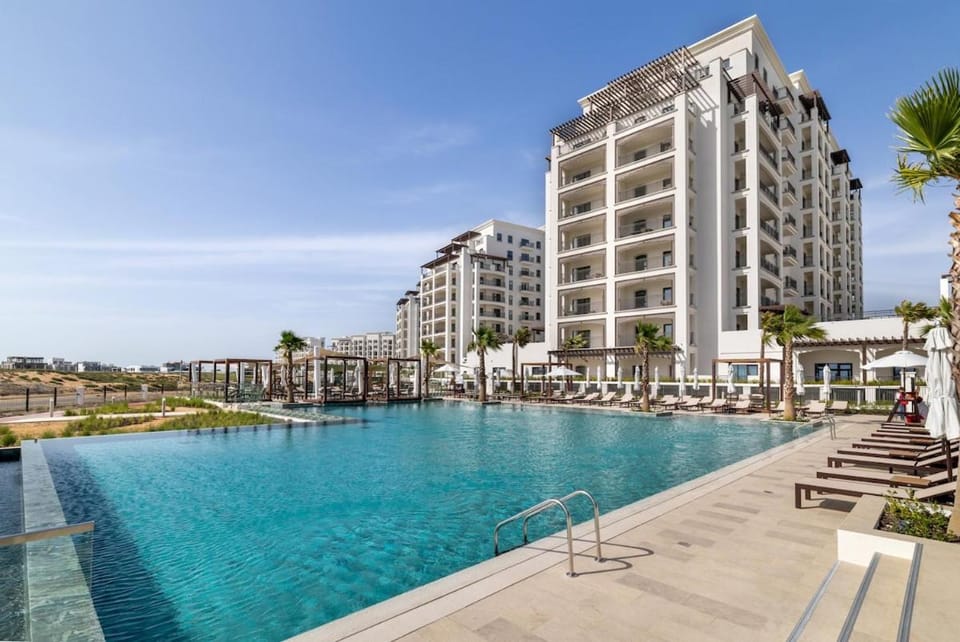 New golf course 2BR with stunning sunset views- Next to all Yas Island Attractions Apartment in Abu Dhabi