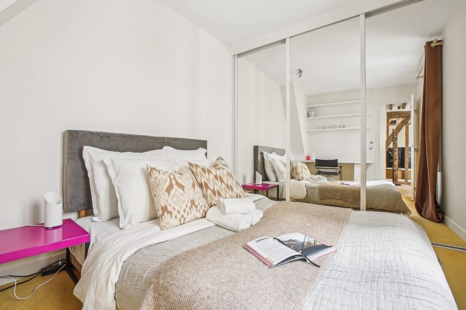 Bed, Photo of the whole room, Bedroom, towels, wardrobe