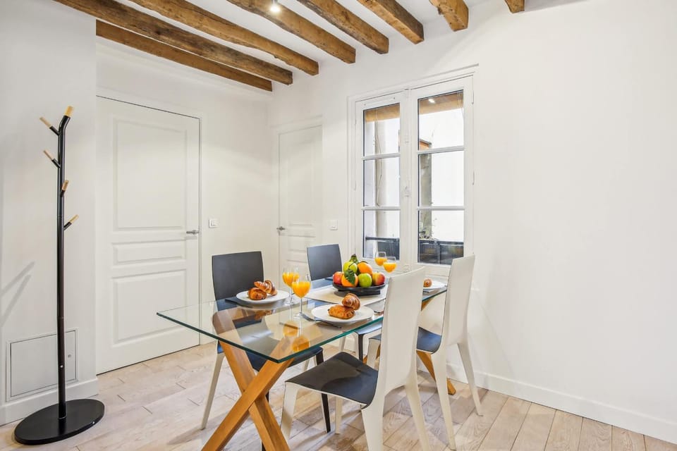 Food and drinks, Dining area, Food