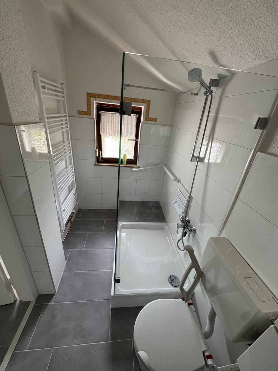 Big House with Bigger Garden 5 Minutes to Expo Apartment in Hanover