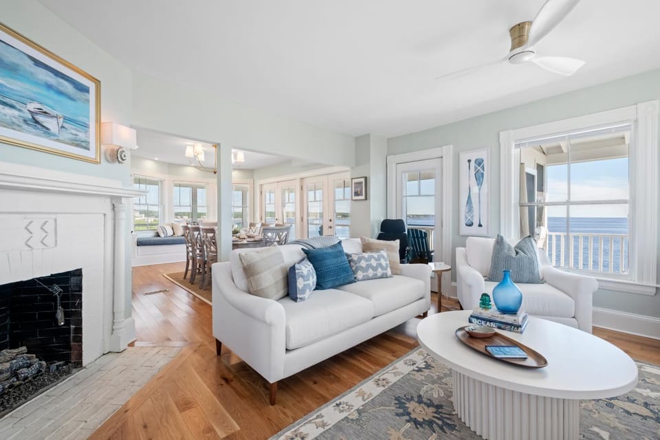 Oceanview Luxury Cottage Soaking Tubs Sleeps 9 House in Cape Neddick