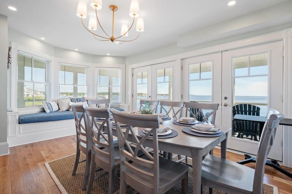 Oceanview Luxury Cottage Soaking Tubs Sleeps 9 House in Cape Neddick