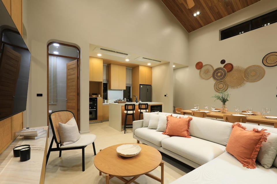 TV and multimedia, Kitchen or kitchenette, Seating area