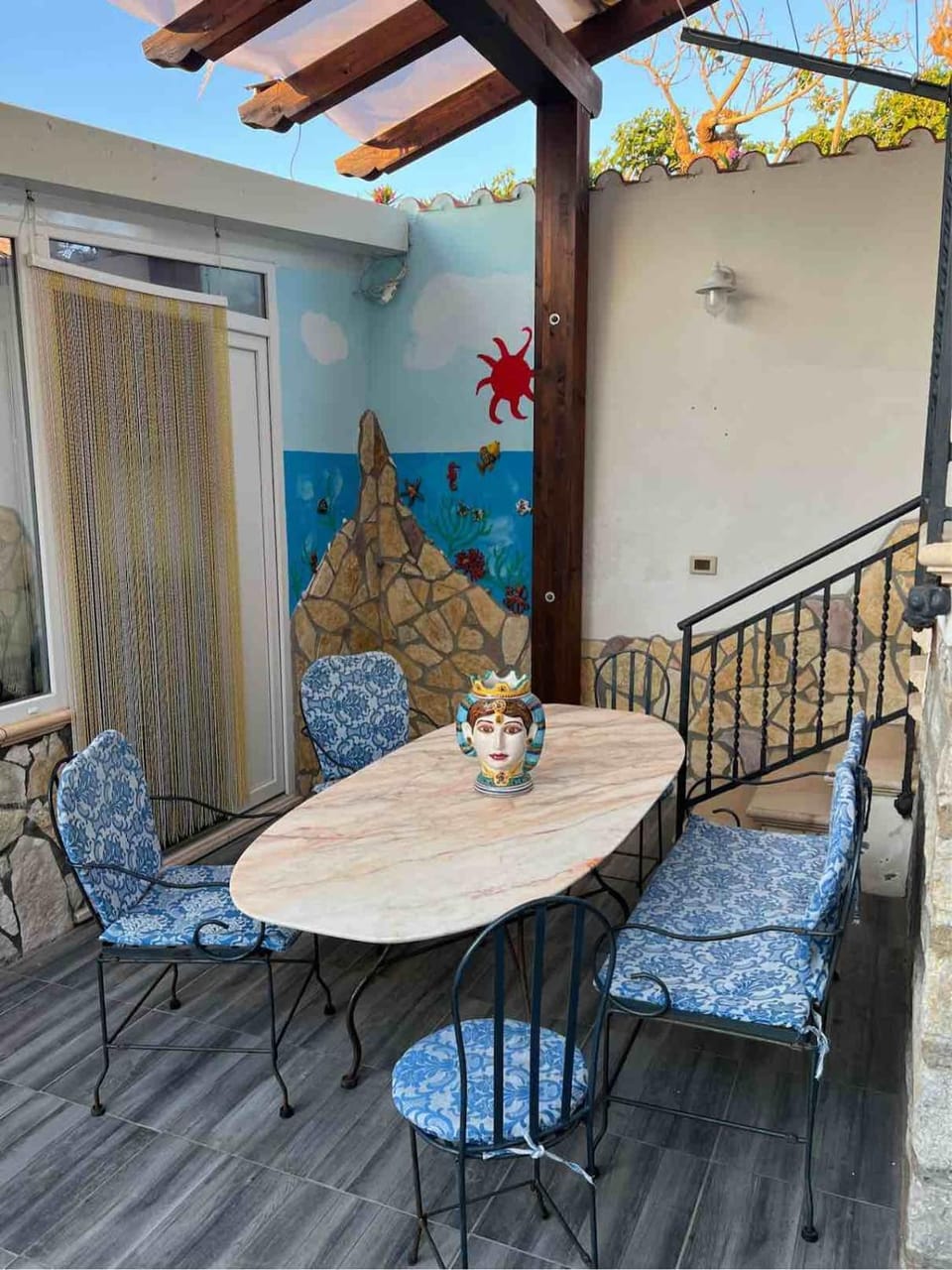 Patio, Inner courtyard view