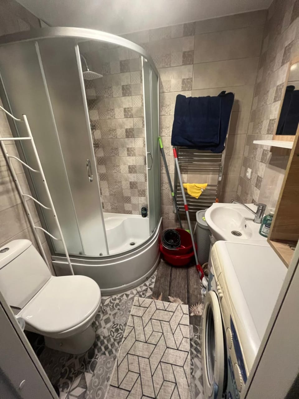Shower, Toilet, Bathroom