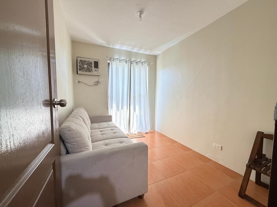 One Oasis 2 Bedroom Unit w Basement Parking 5Pax Apartment in Cagayan de Oro