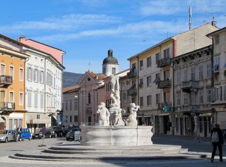 2 min Gorizia Centre - Design, Balcony and Wi-Fi Apartment in Gorizia