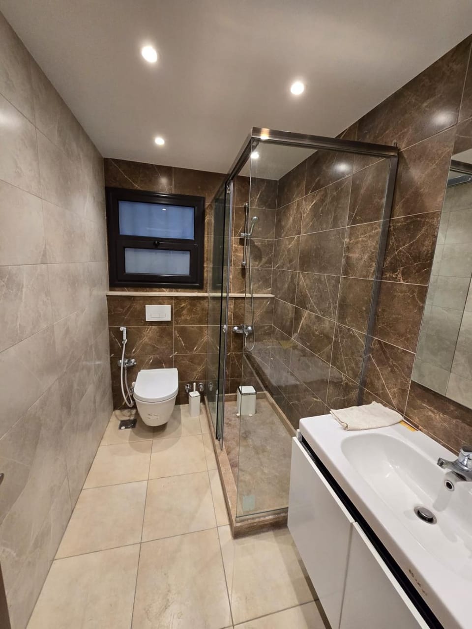 شقه شيراتون كمباوند الجار Apartment in New Cairo City