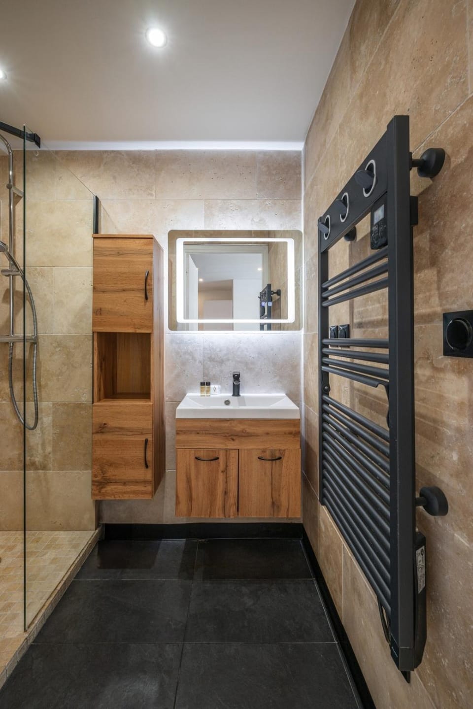 Shower, Bed, Bathroom, Photo of the whole room, Bedroom, towels, wardrobe