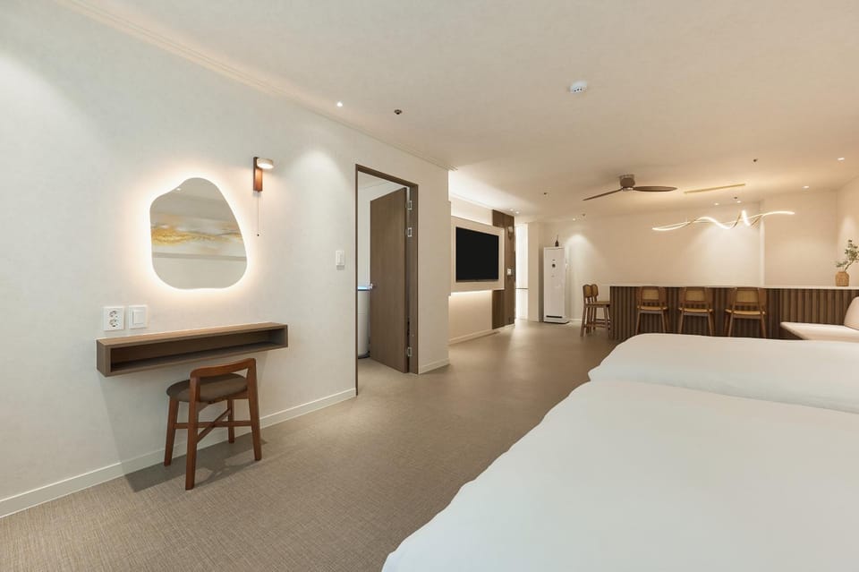 Willowhouse Hongdae Premium Suite Bed and Breakfast in Seoul