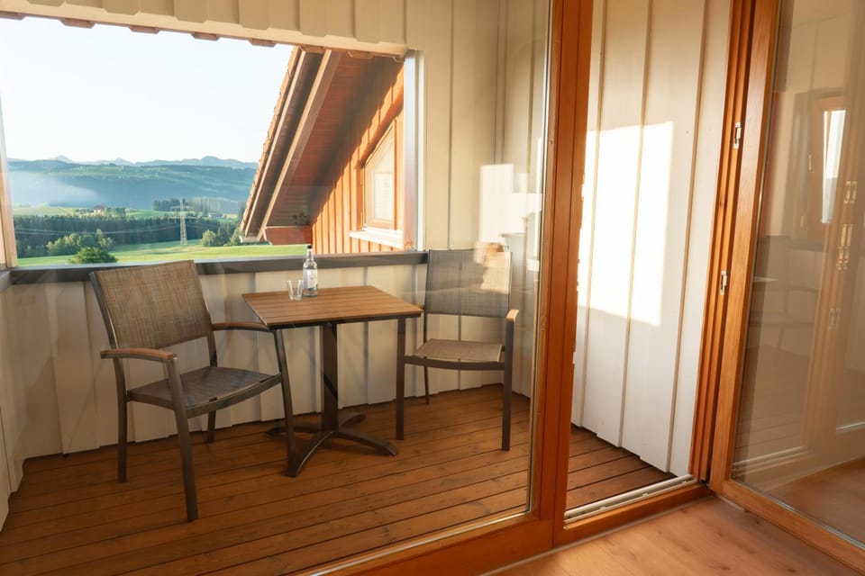 Balcony/Terrace, Mountain view