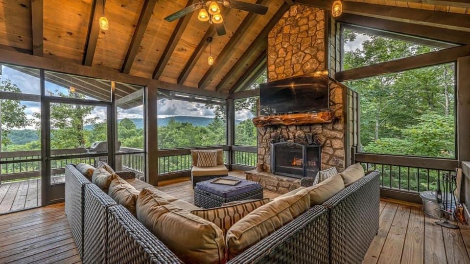 Five Star Lodge House in Georgia
