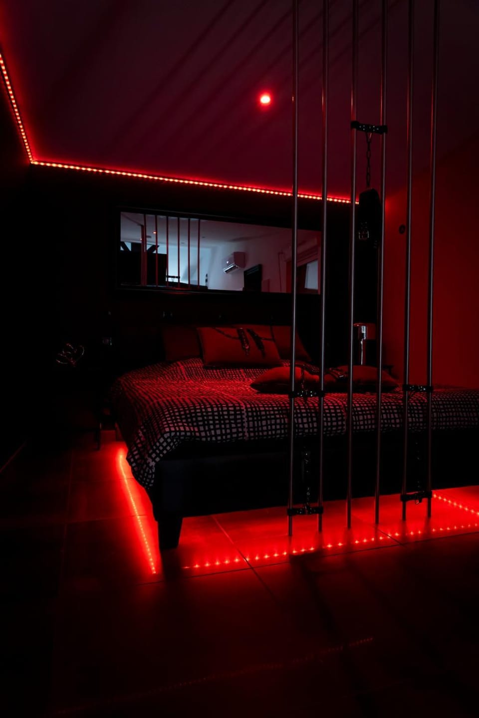 Le Discret love room Apartment in Nouvelle-Aquitaine