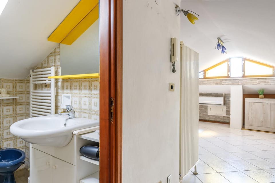 Bed, Bathroom, Kitchen or kitchenette, Photo of the whole room, Bedroom, towels