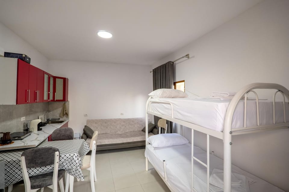 Bedroom, bunk bed