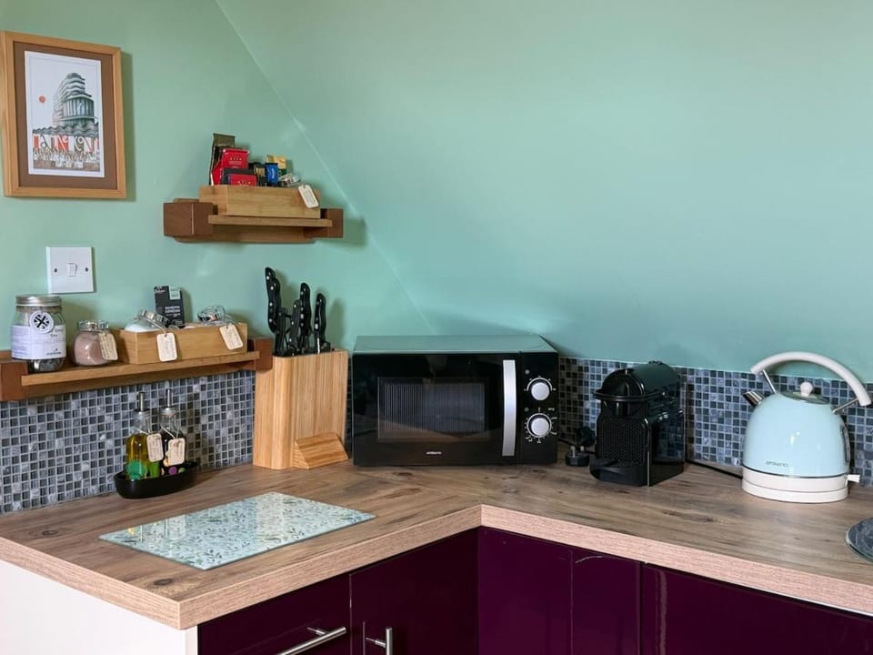 Fermain Lodge Countryside retreat, Peaceful Apartment with Gated Parking Apartment in Rother District
