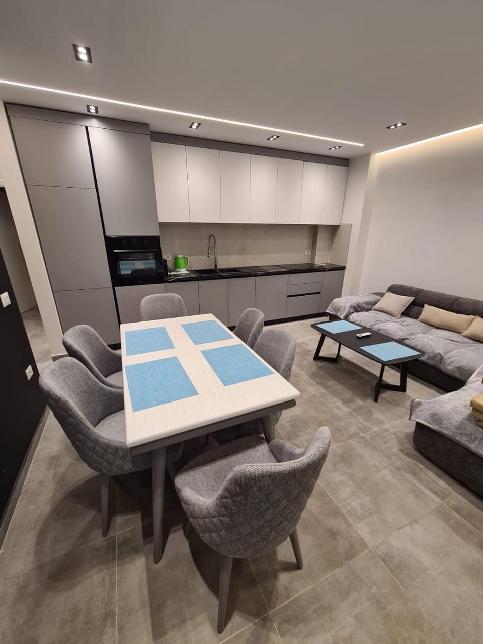 Kitchen or kitchenette, Living room, Seating area