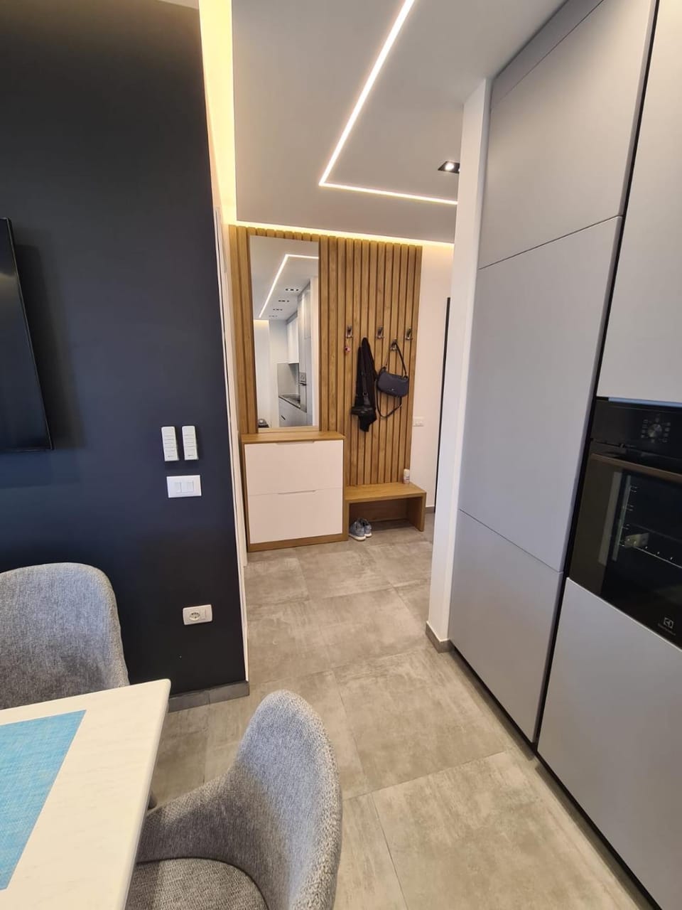 TV and multimedia, Living room, Seating area, wardrobe