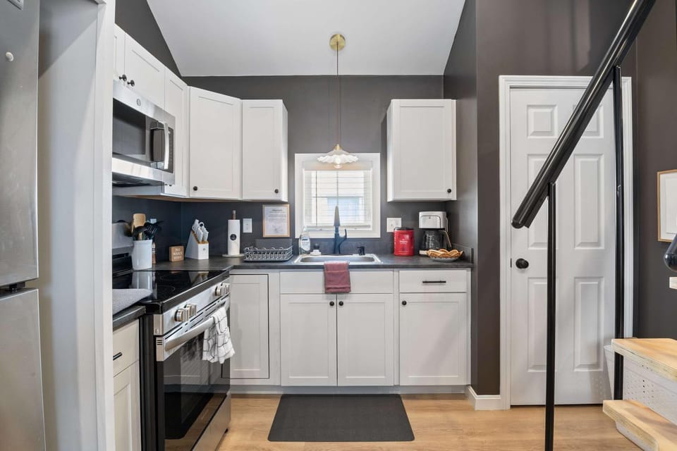 Coral Cottage - Tiny Home at Hampton Beach House in Hampton Beach