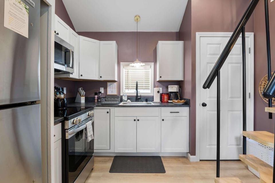 Coastal Breeze Cottage - Tiny Home at Hampton Beach House in Hampton Beach