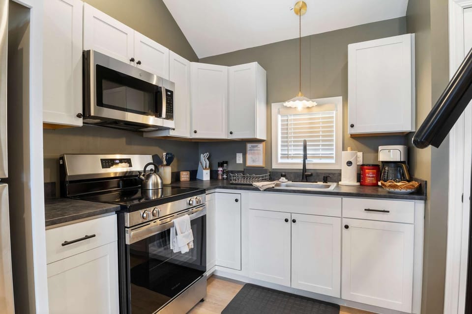 Sandy Toes Cottage - Tiny Home at Hampton Beach House in Hampton Beach