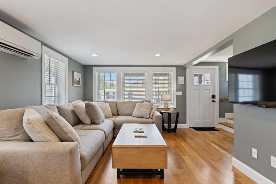 The Sail Boat - Heart of Hampton Beach House in Hampton Beach
