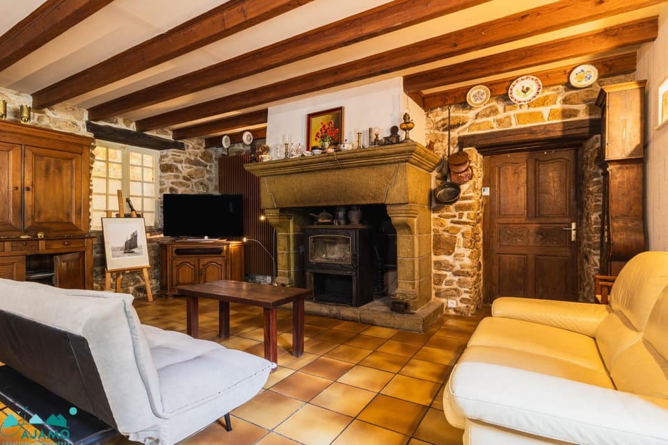 Maison familiale rénovée en campagne | 9 personnes | Réf 1202 House in Brittany