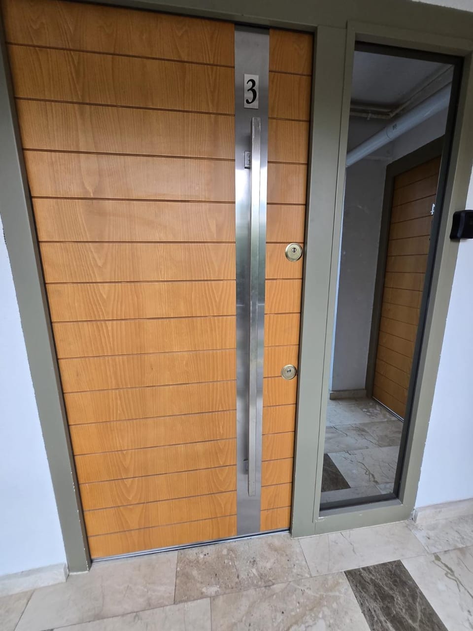 Facade/entrance