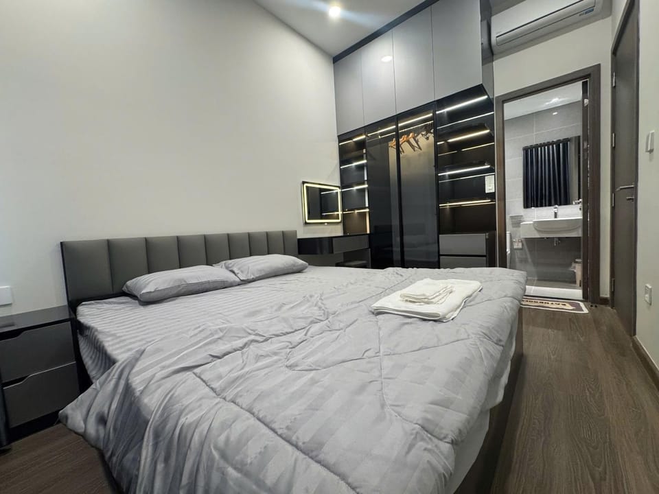 Bed, Photo of the whole room, Bedroom, wardrobe