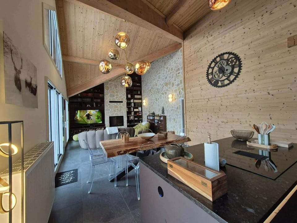 Living room, Dining area