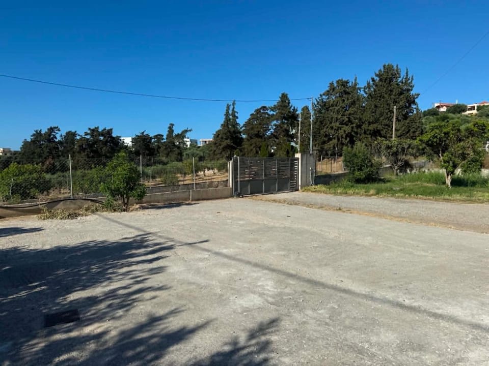 Facade/entrance, Garden, Parking