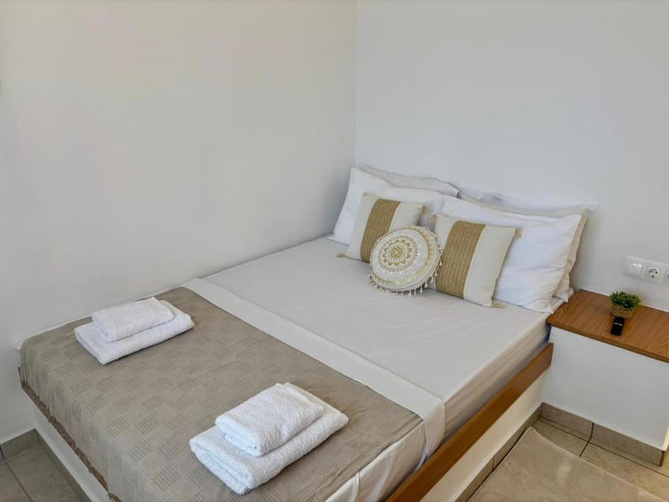 F Apartment Sand by Goutos Luxury Living Apartment in Argolis, Greece