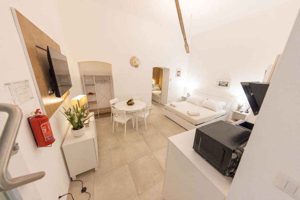 Kitchen or kitchenette, Living room, Seating area